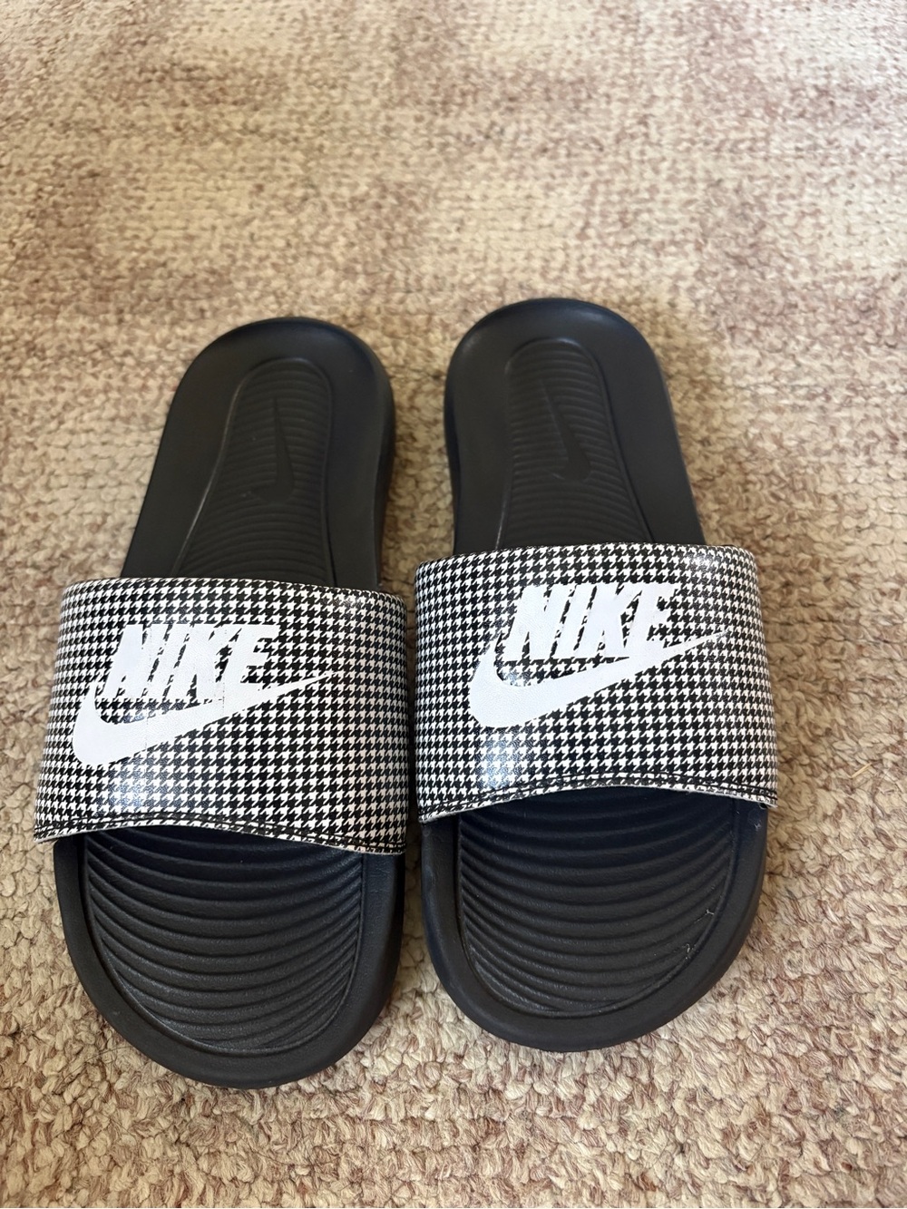 Nike Houndstooth Slide Sandals - Black & White